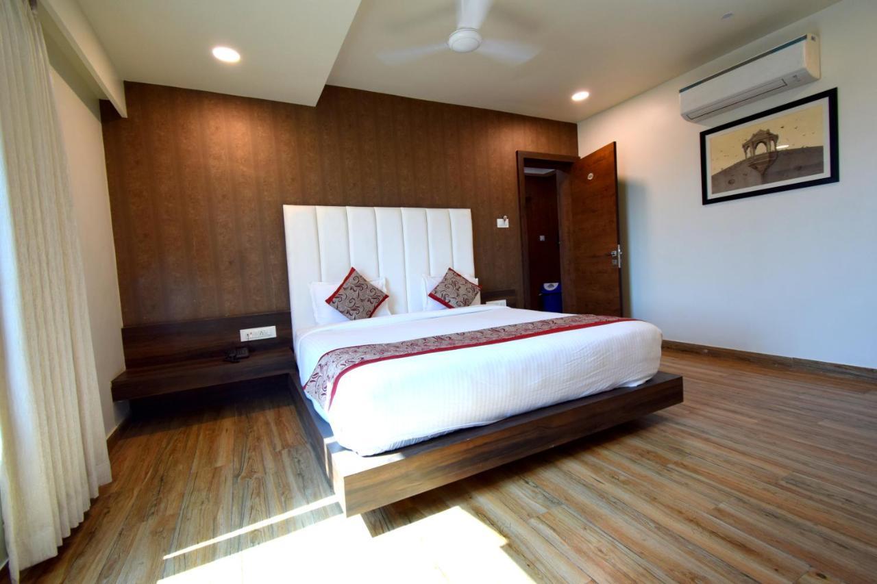 Hotel Pari Дварка Экстерьер фото